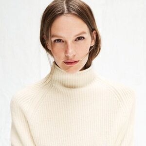 Club Monaco Cream Turtleneck Sweater